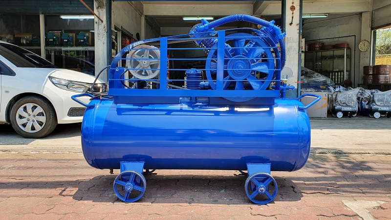 ปั๊มลม Puma Oil Less 5 HP 260L 380V รุ่น OL